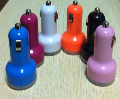 双USB透明底迷你车充 时尚设计与高效充电的完美结合